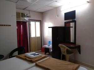Anandan Tourist Home