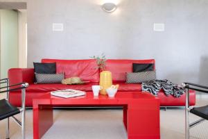 Casa Giulia - Apartment beachfront with 2 bedrooms, air conditioning and private parking, just 30 meters from the beach