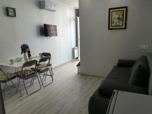 Apartament in Real Pealce in Batumi,pirosmani street 18d flat 61 floor 9