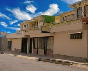 Hotel Bamboo Aeropuerto - Pilas