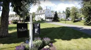 Simsbury 1820 House - Bloomfield