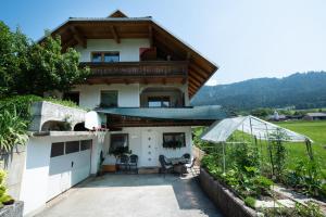 Mateja House - Apartments in Žirovnica