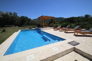 3 star cabană Oak House Zadvarje Croaţia