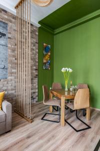 Central Kira Apartment