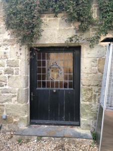 Snobs and Rebels Apartments