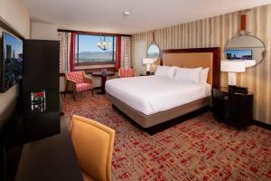 Casino Tower Remodeled King room in Nugget Casino Resort