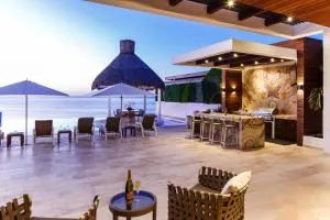 Ultra Exclusive Beachfront Villa Just Steps from the Sand with Butler Included - El Bedito