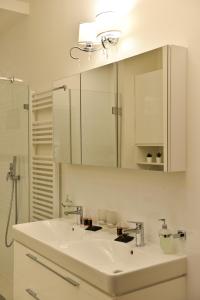 La Gioia Elegant Spacious Apartment