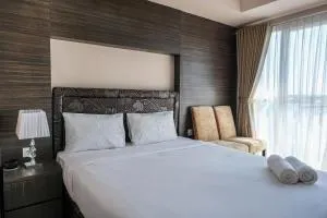 Relaxing and Homey Studio Casa De Parco Apartment By Travelio - Kramat