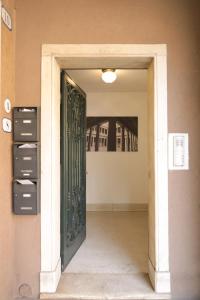 Two-Bedroom Apartment - Via Seminario, 8 room in Welc-oM Casa Anna