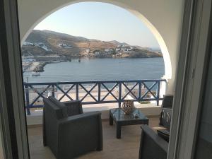 Enjoy Cyclades Apartments Kythnos Greece
