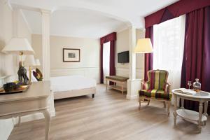 Family Room (2 Adults + 1 Child)