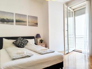 Gold Rose Apartment with 3 rooms