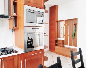 Gold Rose Apartment with 3 rooms