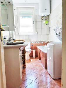 Gold Rose Apartment with 3 rooms