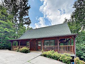 Three-Bedroom House room in Parkway View Cabin Cabin