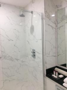 Double Room with Private Bathroom room in Falls Hotel & Spa