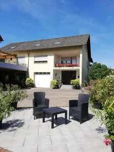 Wein-und Gästehaus Alfons Bollig - Leiwen