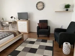 Liliom Apartman Pécs - بيتْش