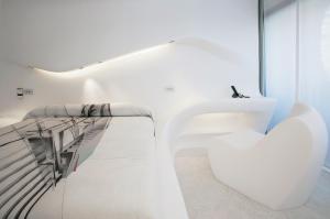 Space Club by Zaha Hadid room in Hotel Puerta America
