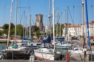 Hotels Hotel La Tour de Nesle La Rochelle Vieux Port : photos des chambres