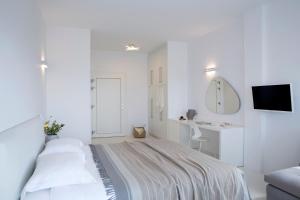 May Seven Suites - Adults Only Santorini Greece