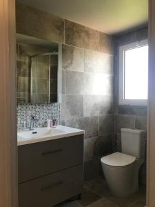 Hotels Hotel La Calanque : Chambre Double Deluxe avec Balcon - Vue sur Mer