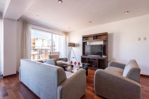 El Triunfo Apartments