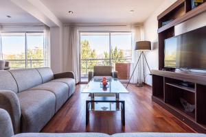 El Triunfo Apartments