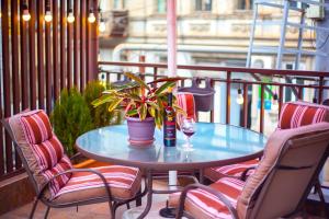 Shiny Avlabari Apartment