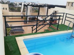 Atico con piscina privada