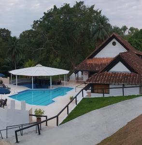 alojamiento lujoso y barato doradal