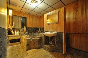 Phòng Giường Đôi Có Bồn Tắm Spa (Double Room with Spa Bath)