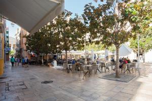 Appartements GregBnb-com - Centre ancien - CLIMATISE - T2 Mezzanine - 6eme etage : photos des chambres