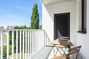 Botanic Gardens Apartment with FREE GARAGE Wrocław by Noclegi Renters