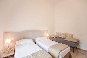 Dreibettzimmer mit eigenem externen Bad