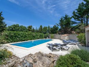 Villas Comfy Villa in Pouzols Minervois with Private Pool : photos des chambres