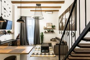 Дві квартири поряд для 8 гостей СК