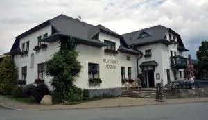 布鲁森卡旅馆 - Kašava