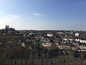 Les Beaux Jours, Tours