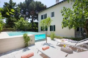 Glyfada Villa 6BR 16ppl Private Pool 300m to Beach - Ellinikón