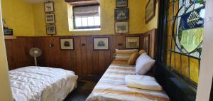 Snobs and Rebels Apartments