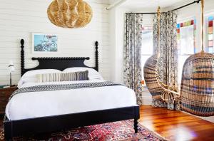 Harborview King Suite room in Block Island Beach House