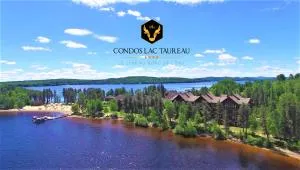 Les Condos Du Lac Taureau- Rooms & Condos - Manouane