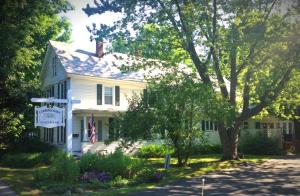 Elm City Carriage Barn in Manchester