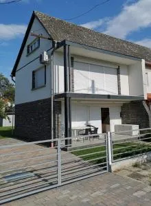 Tulipán Vendégház - 鲍洛通拜雷尼