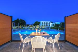 White Canvas Boutique Studios Zakynthos Greece