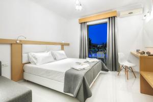 White Canvas Boutique Studios Zakynthos Greece