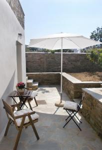 Three Little Roses Country House Tinos Greece