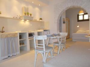 Three Little Roses Country House Tinos Greece